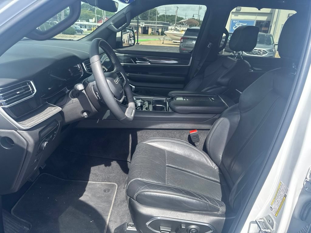 Used 2022 Jeep Wagoneer Series III w/ Convenience Group I AWD/4WD image 9