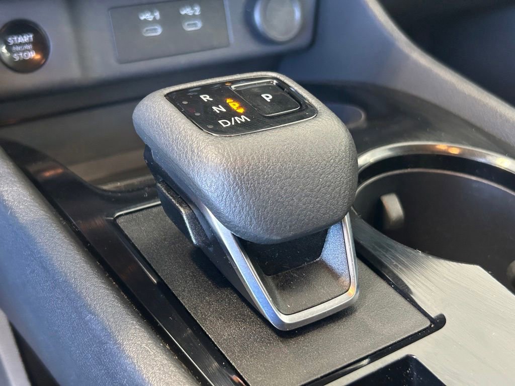 Used 2024 Nissan Rogue S image 14