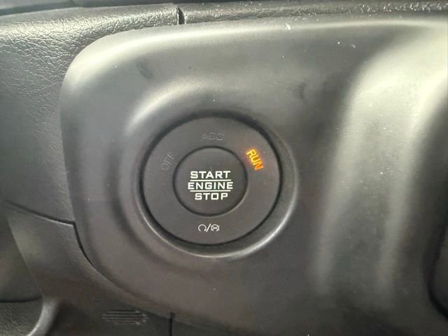 Used 2023 Jeep Gladiator Willys image 31