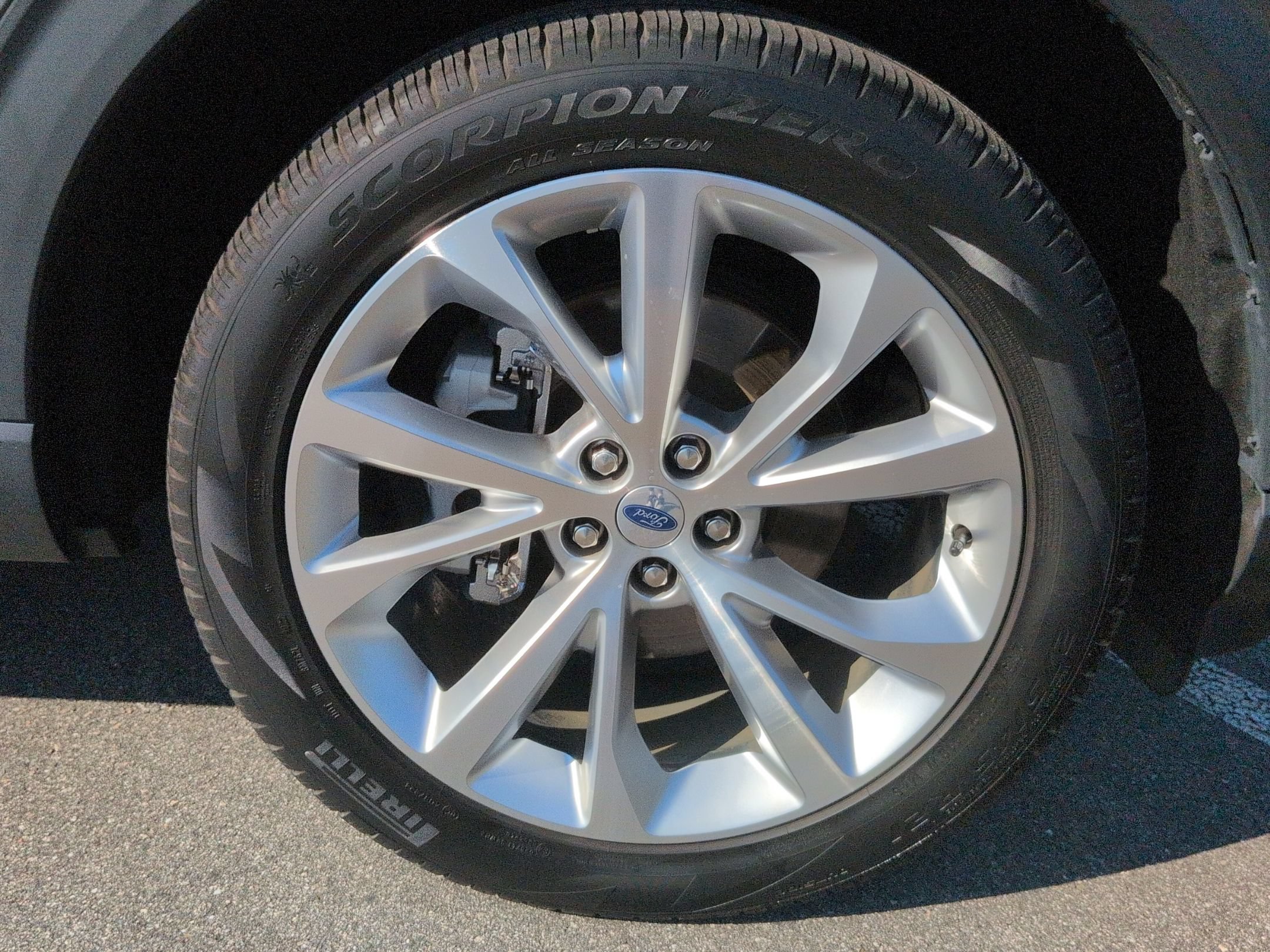 Certified 2023 Ford Explorer Platinum w/ Technology Package AWD/4WD image 11