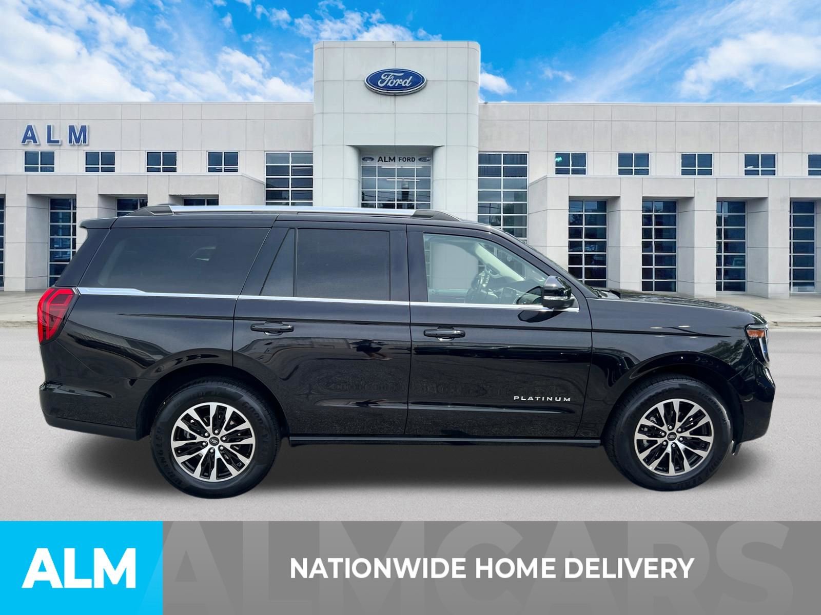 Certified 2025 Ford Expedition Platinum AWD/4WD image 4