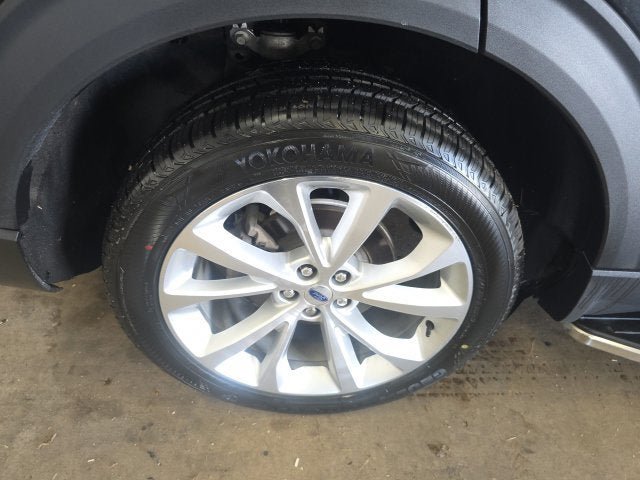 Certified 2024 Ford Explorer Platinum w/ Technology Package AWD/4WD image 9