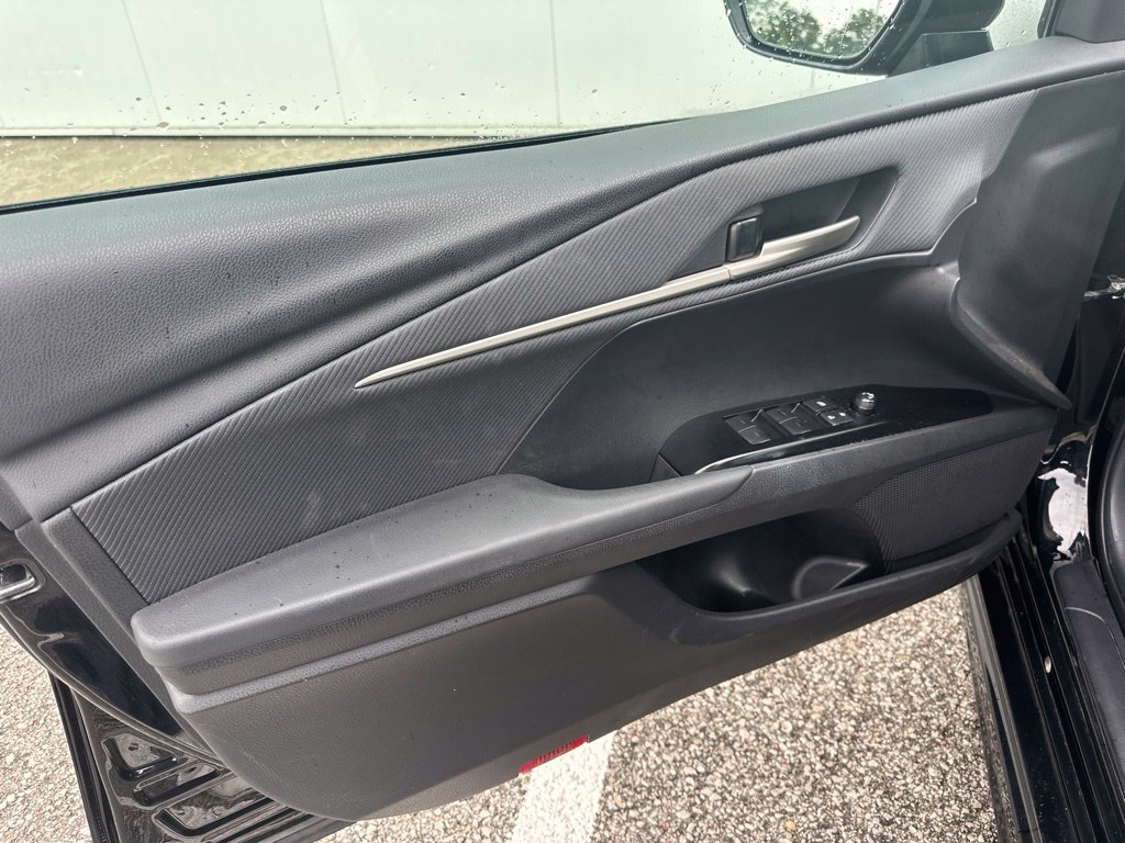 Used 2025 Toyota Camry SE FWD image 13