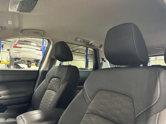 Used 2025 Nissan Pathfinder SV FWD image 20