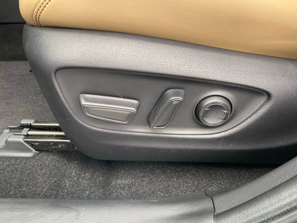 Used 2024 Toyota RAV4 Limited image 10