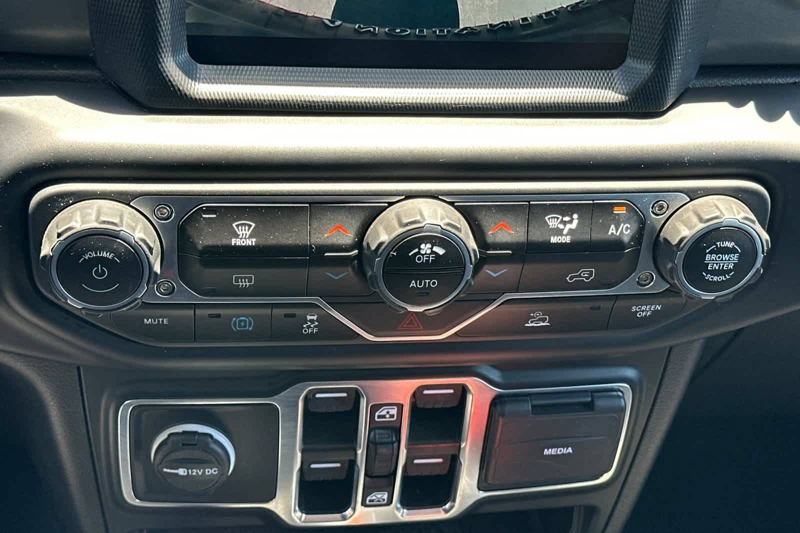 Used 2023 Jeep Wrangler Unlimited w/ 8.4" Radio Group AWD/4WD image 21