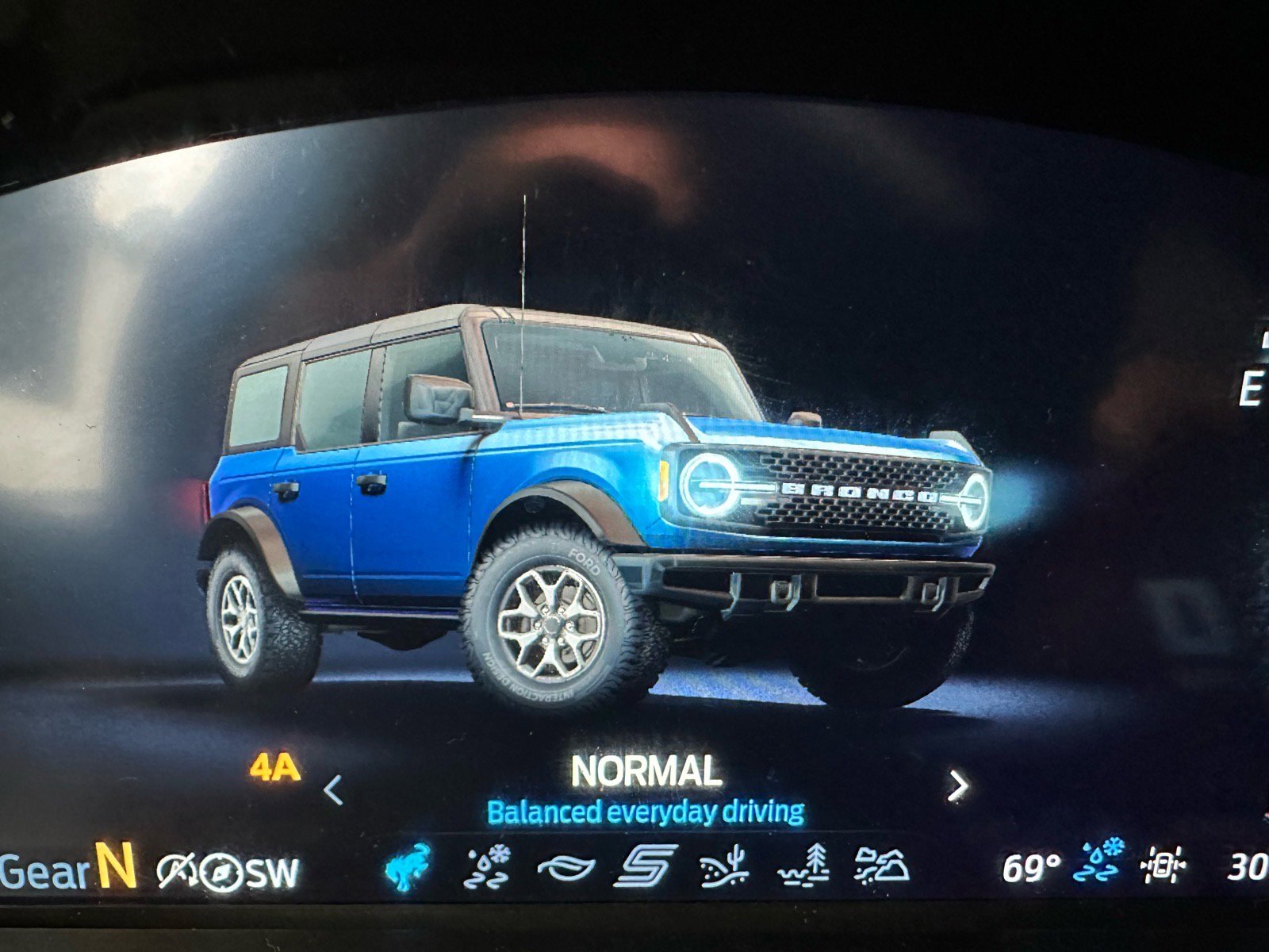 Certified 2025 Ford Bronco Big Bend w/ Black Diamond Package AWD/4WD image 42