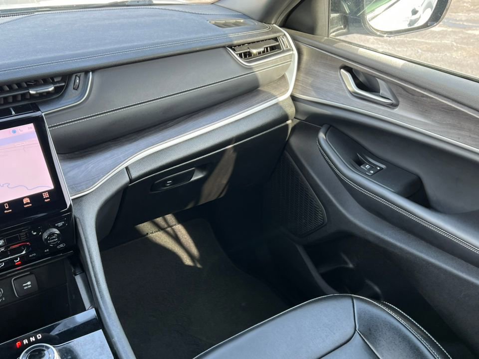 Used 2024 Jeep Grand Cherokee Limited w/ Trailer Tow Package image 35