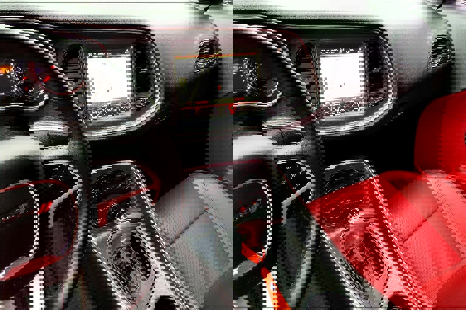 Used 2018 Dodge Challenger R/T Plus image 9