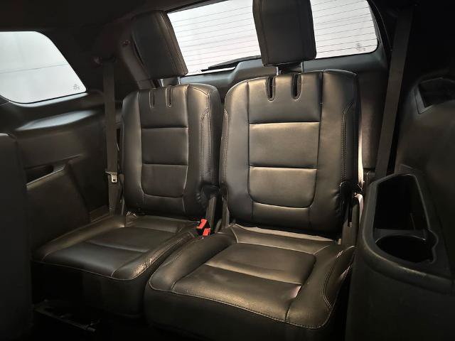 Certified 2018 Ford Explorer XLT w/ Equipment Group 202A FWD image 30
