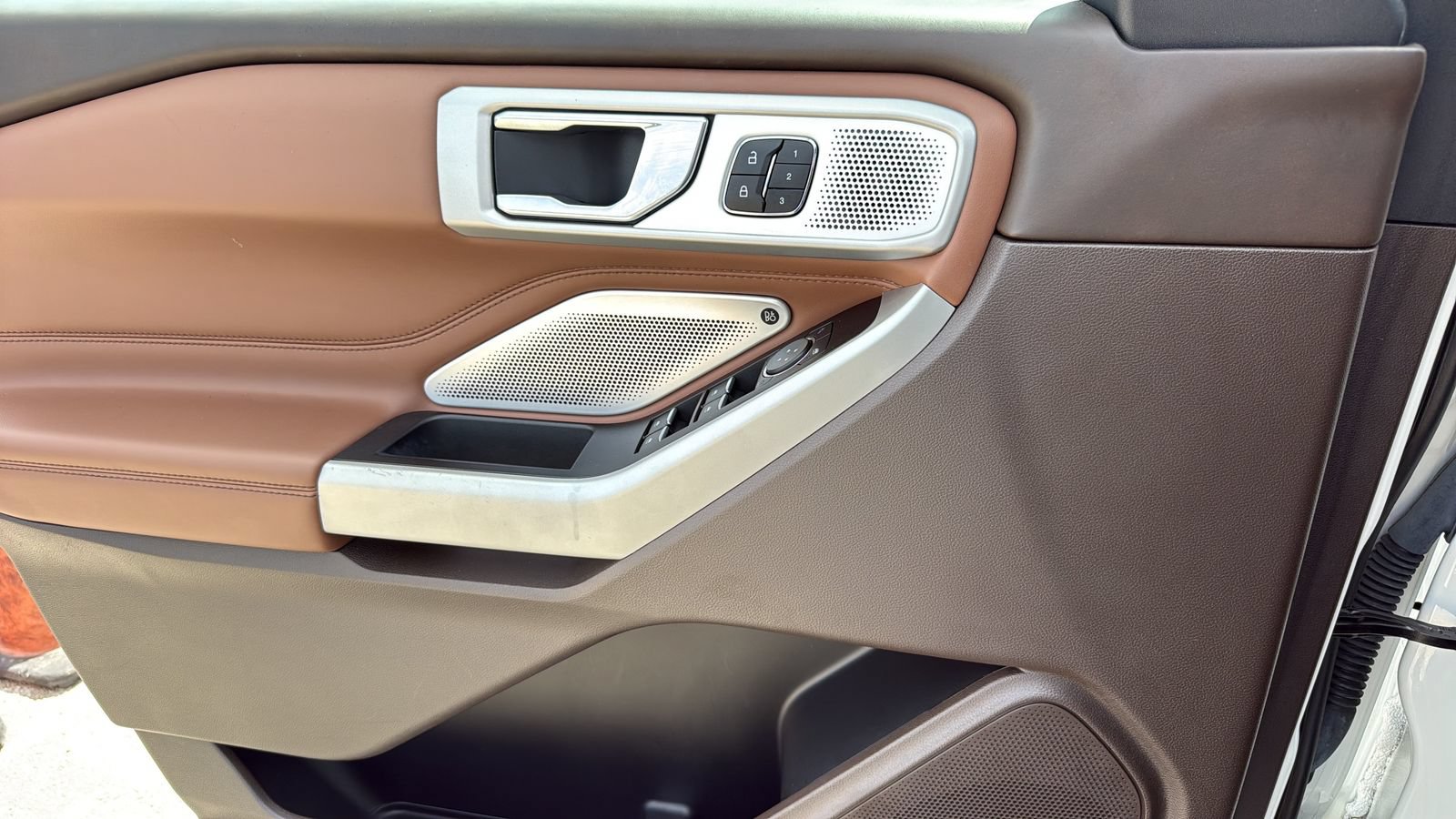 Certified 2021 Ford Explorer King Ranch w/ Premium Technology Package RWD image 11