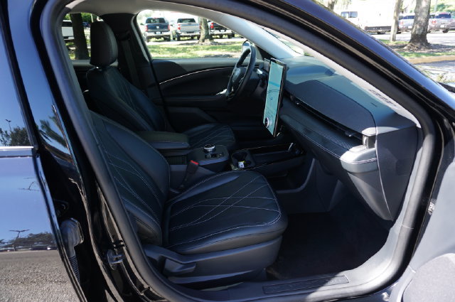 Certified 2024 Ford Mustang Mach-E Select RWD image 3