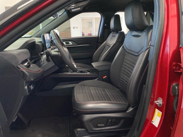Certified 2025 Ford Explorer ST-Line AWD/4WD image 15