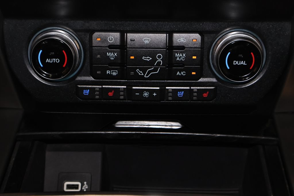 Certified 2019 Ford F450 Platinum w/ Platinum Ultimate Package AWD/4WD image 40