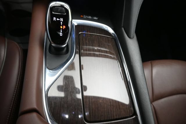 Used 2019 Buick Enclave Avenir w/ Avenir Technology Package AWD/4WD image 18