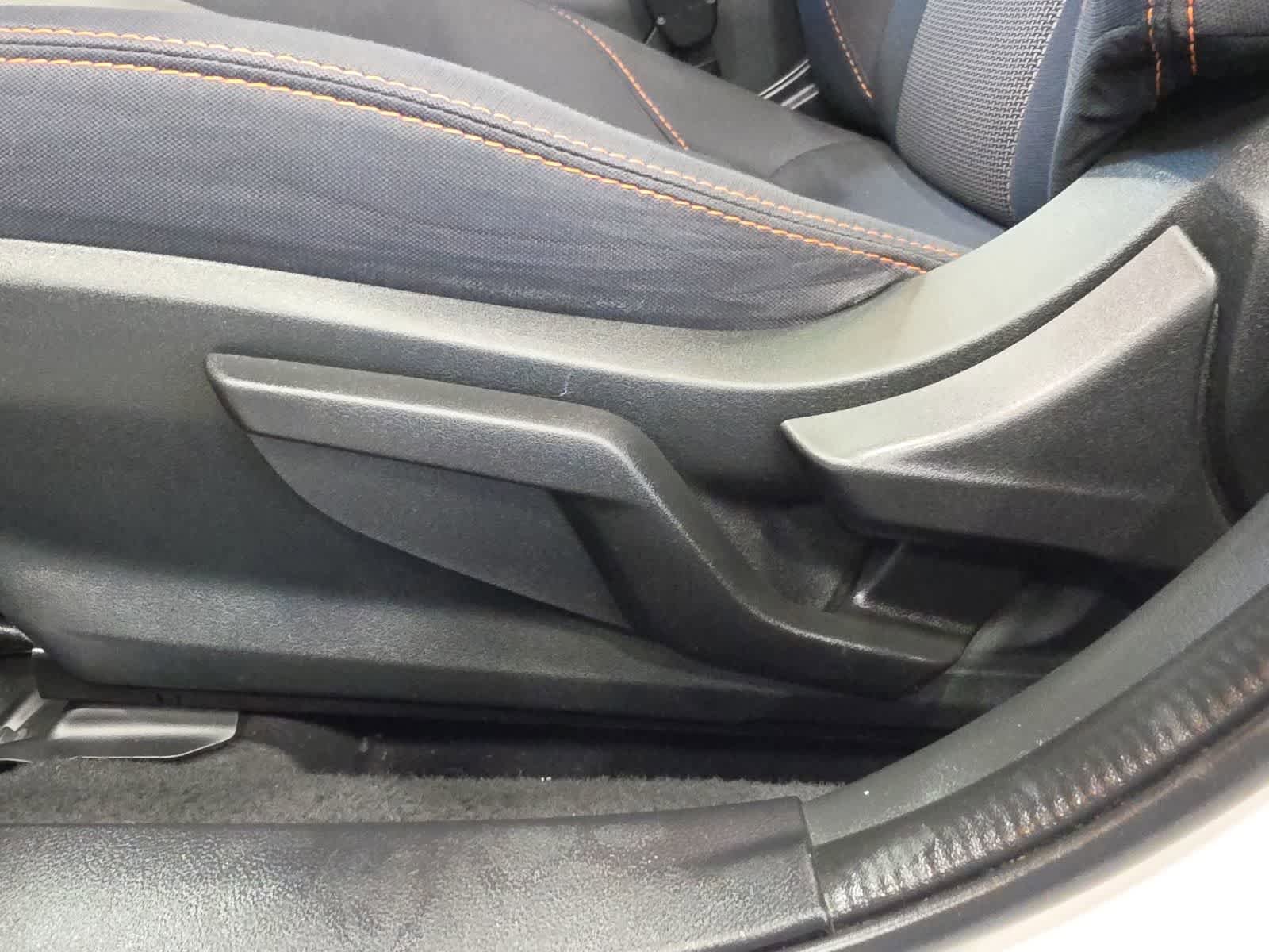 Used 2019 Subaru Crosstrek 2.0i Premium w/ Moonroof Package AWD/4WD image 17
