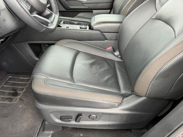 Used 2025 Nissan Pathfinder SL AWD/4WD image 22