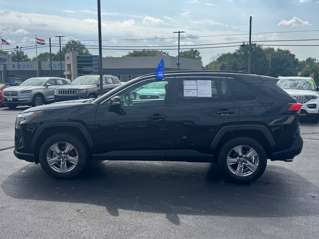 Used 2025 Toyota RAV4 XLE AWD/4WD image 28