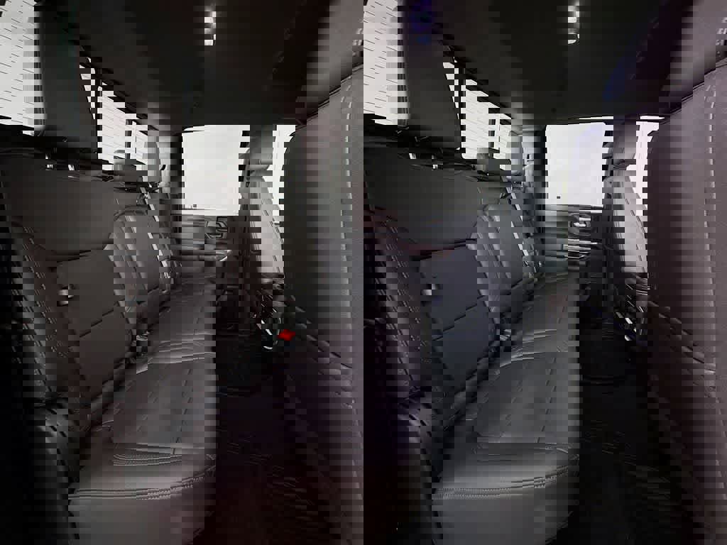 Used 2022 Chevrolet Silverado 2500 LTZ w/ LTZ Plus Package image 31