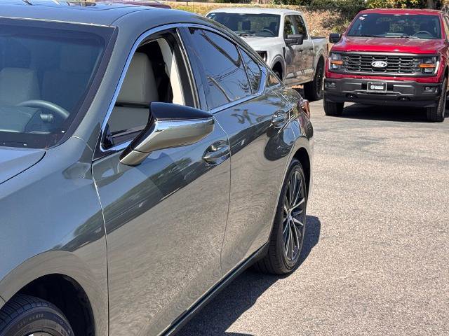 Used 2023 Lexus ES 350 w/ Premium Package FWD image 9