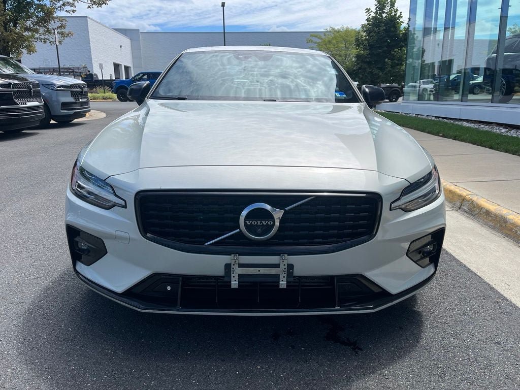 Used 2021 Volvo S60 T6 R-Design AWD/4WD image 2