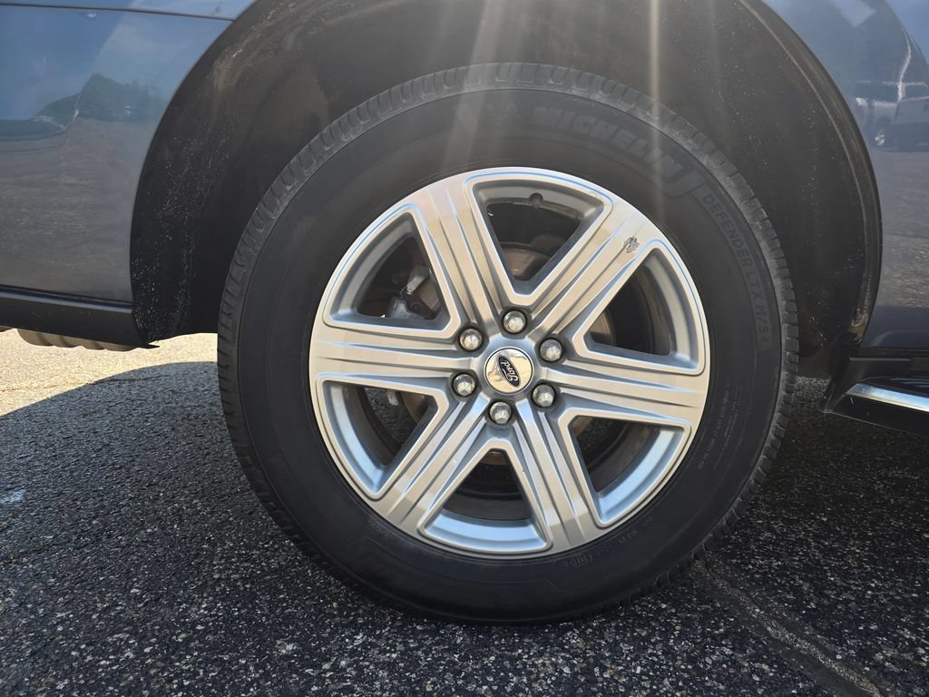Certified 2018 Ford Expedition XLT w/ Equipment Group 202A RWD image 28