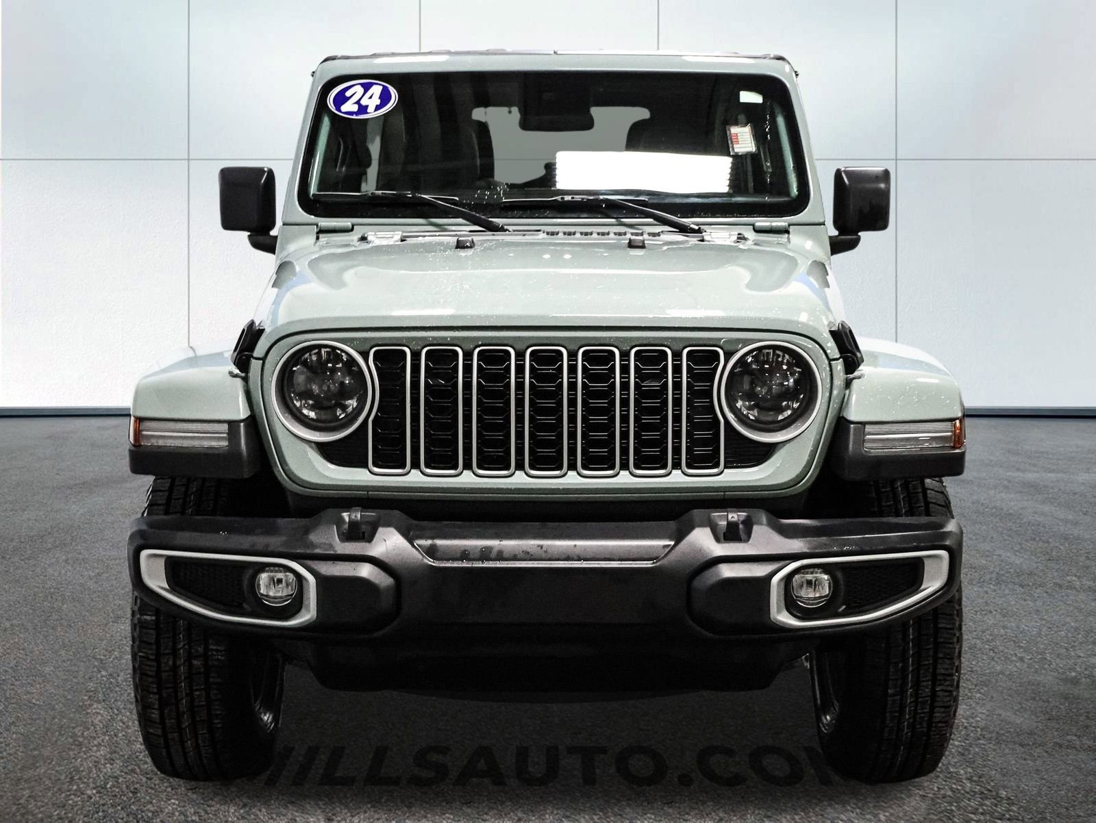 Used 2024 Jeep Wrangler Sahara image 12