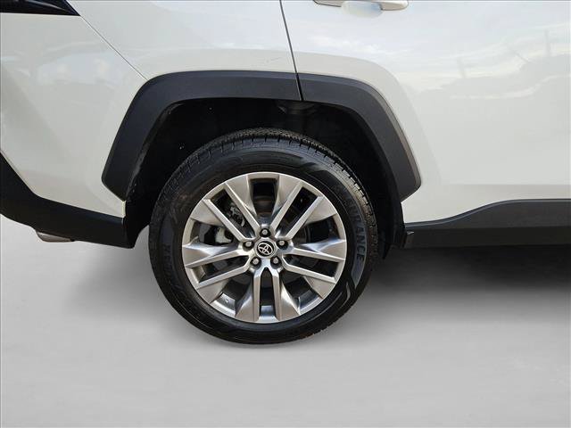 Used 2022 Toyota RAV4 XLE Premium AWD/4WD image 20