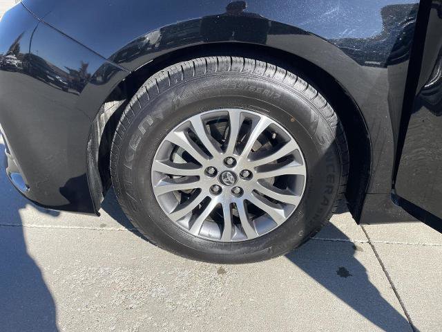 Used 2020 Toyota Sienna XLE image 10