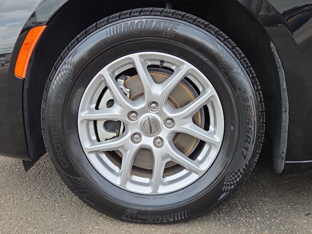 Used 2024 Chrysler Pacifica Touring-L FWD image 9