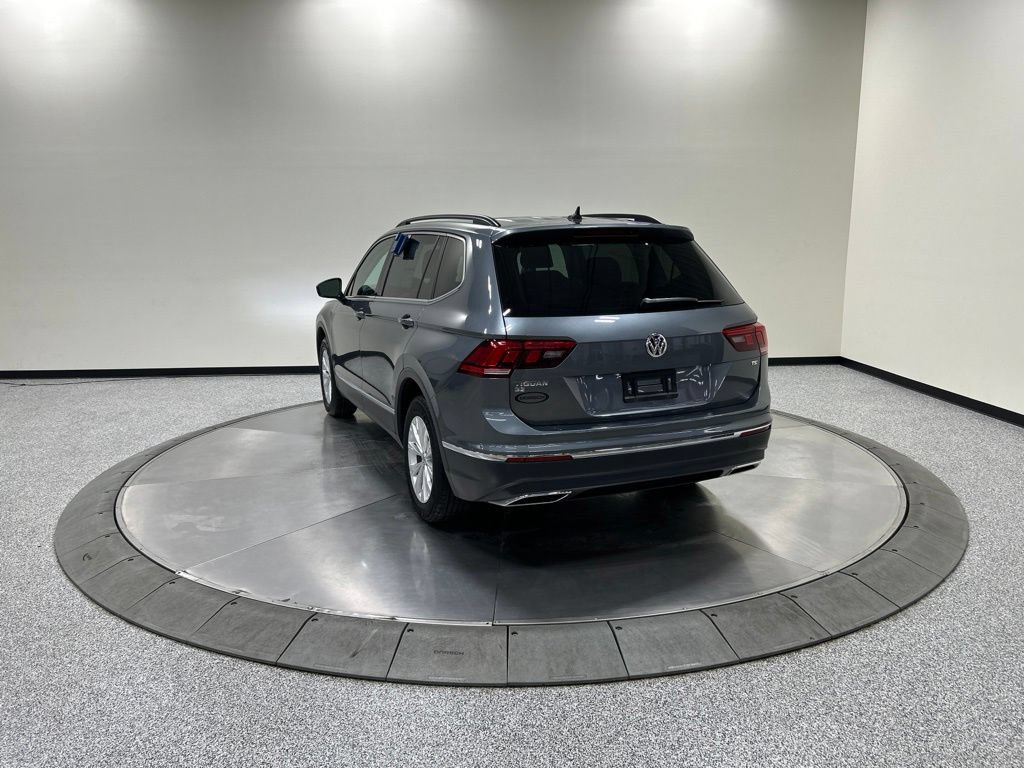 Used 2018 Volkswagen Tiguan SE w/ Panoramic Sunroof Package FWD image 9