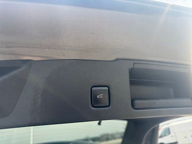 Certified 2024 Ford Escape Platinum w/ Class II Trailer Tow Package image 31