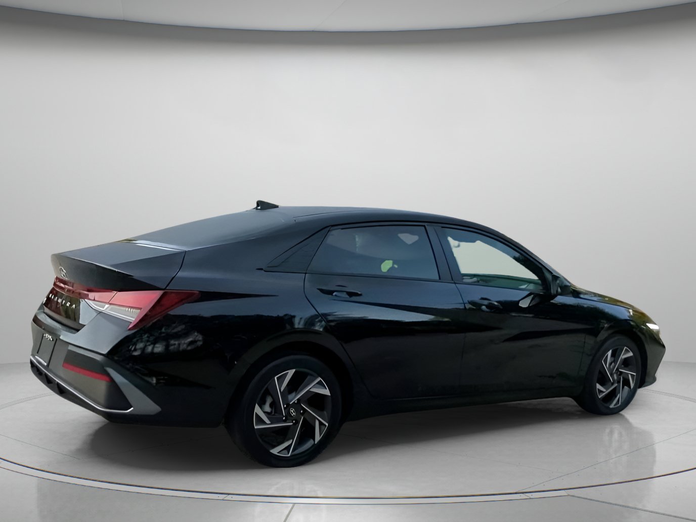 Used 2025 Hyundai Elantra Sport FWD image 29