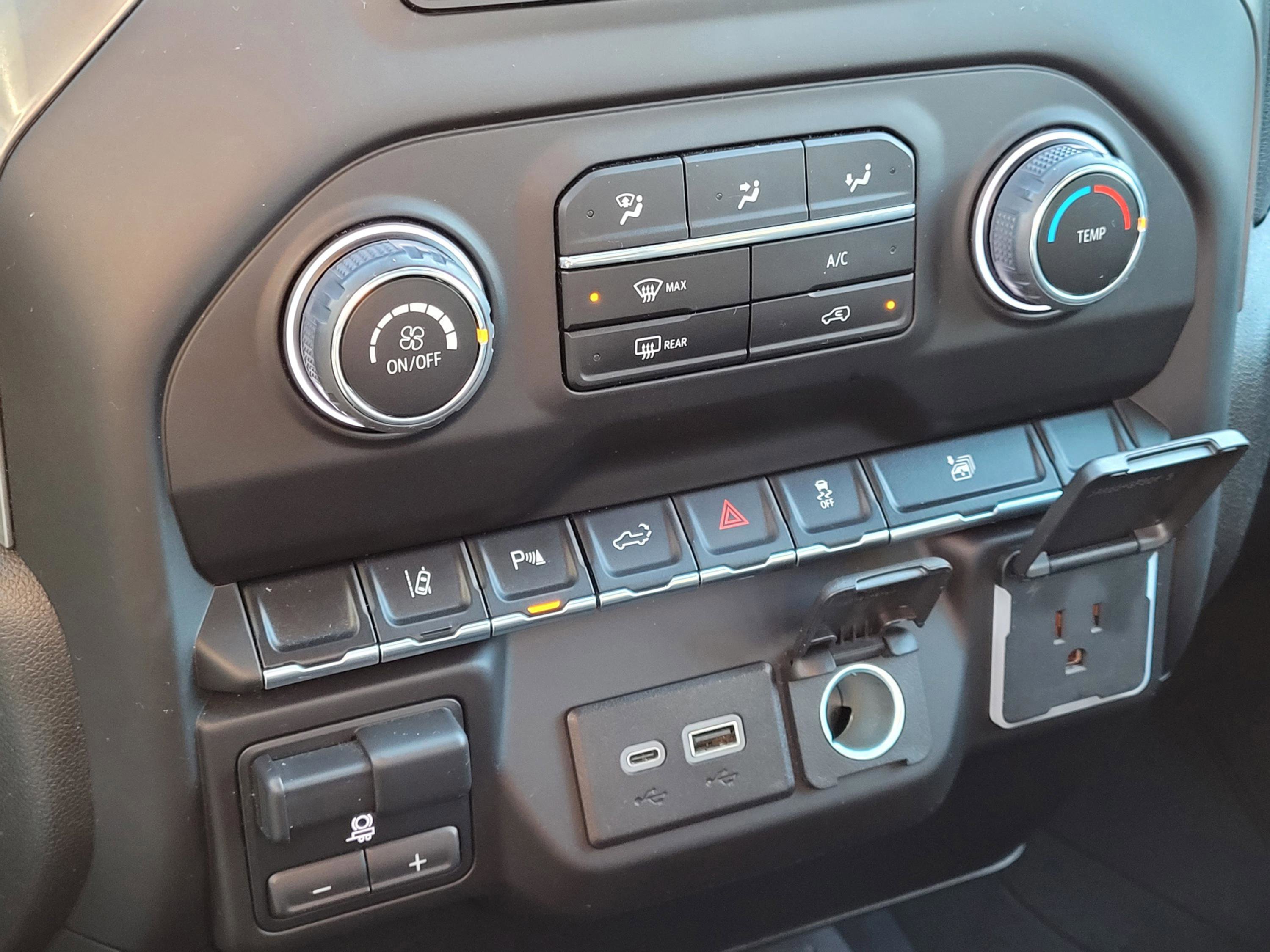 Used 2024 Chevrolet Silverado 2500 Custom w/ Custom Value Package image 20