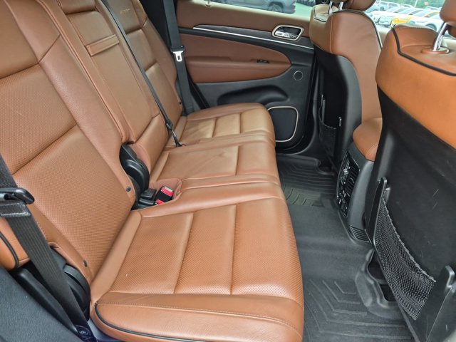 Used 2017 Jeep Grand Cherokee Summit AWD/4WD image 34
