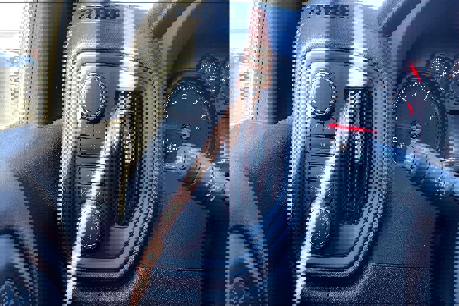 Used 2025 Chevrolet Silverado 2500 W/T image 34