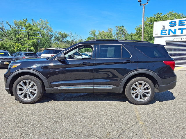 Certified 2023 Ford Explorer XLT w/ Equipment Group 202A AWD/4WD image 5