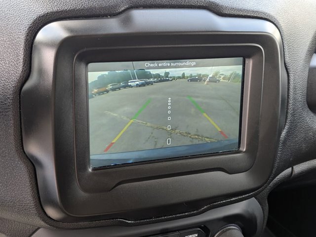 Used 2020 Jeep Renegade Altitude FWD image 22