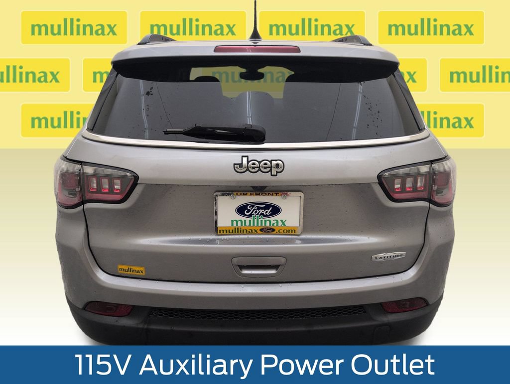 Used 2018 Jeep Compass Latitude w/ Popular Equipment Group FWD image 29
