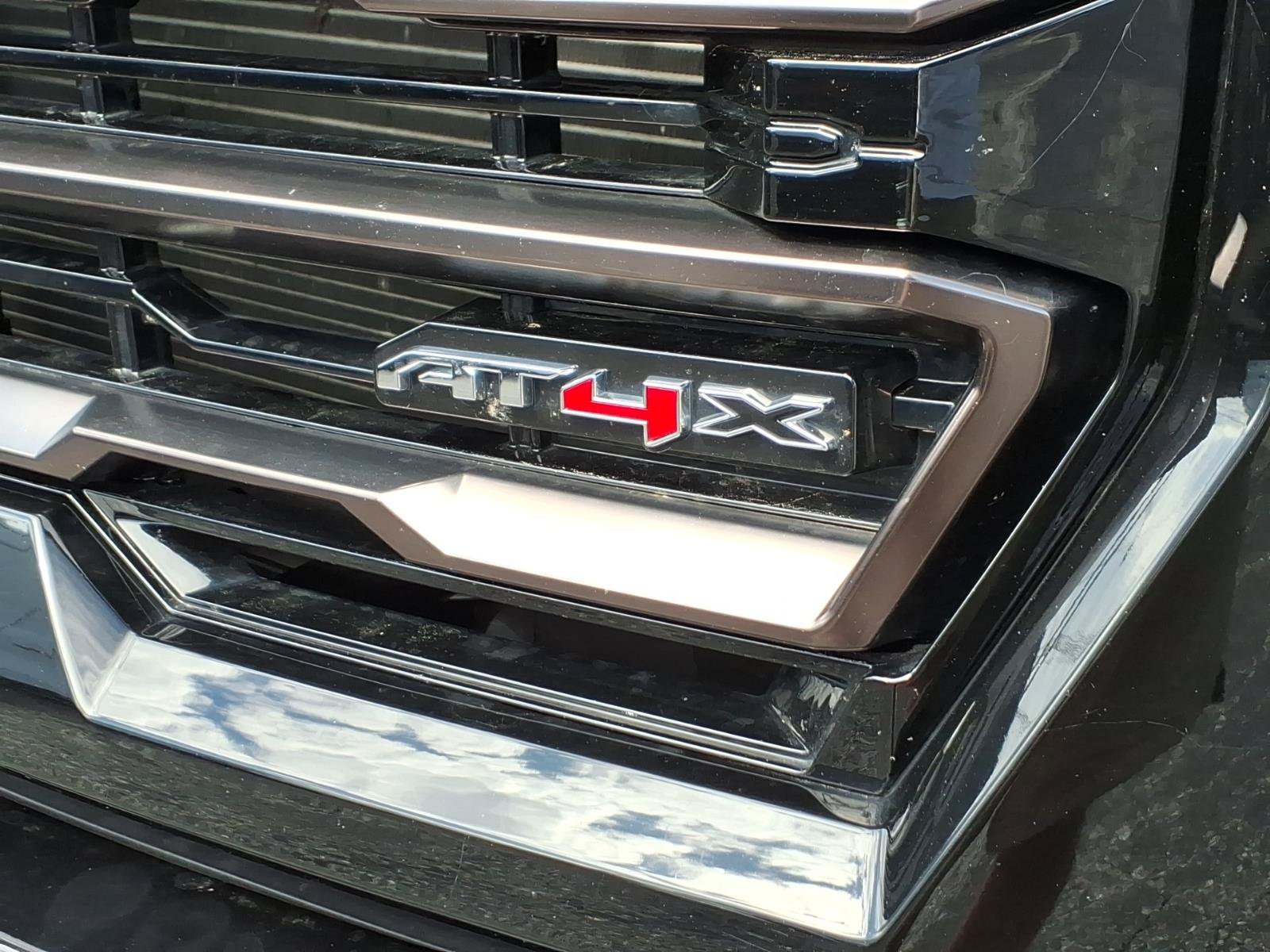 Used 2024 GMC Sierra 2500 AT4X AWD/4WD image 9