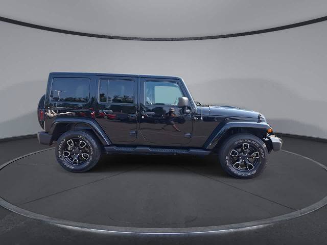 Used 2018 Jeep Wrangler Unlimited Sahara AWD/4WD image 9