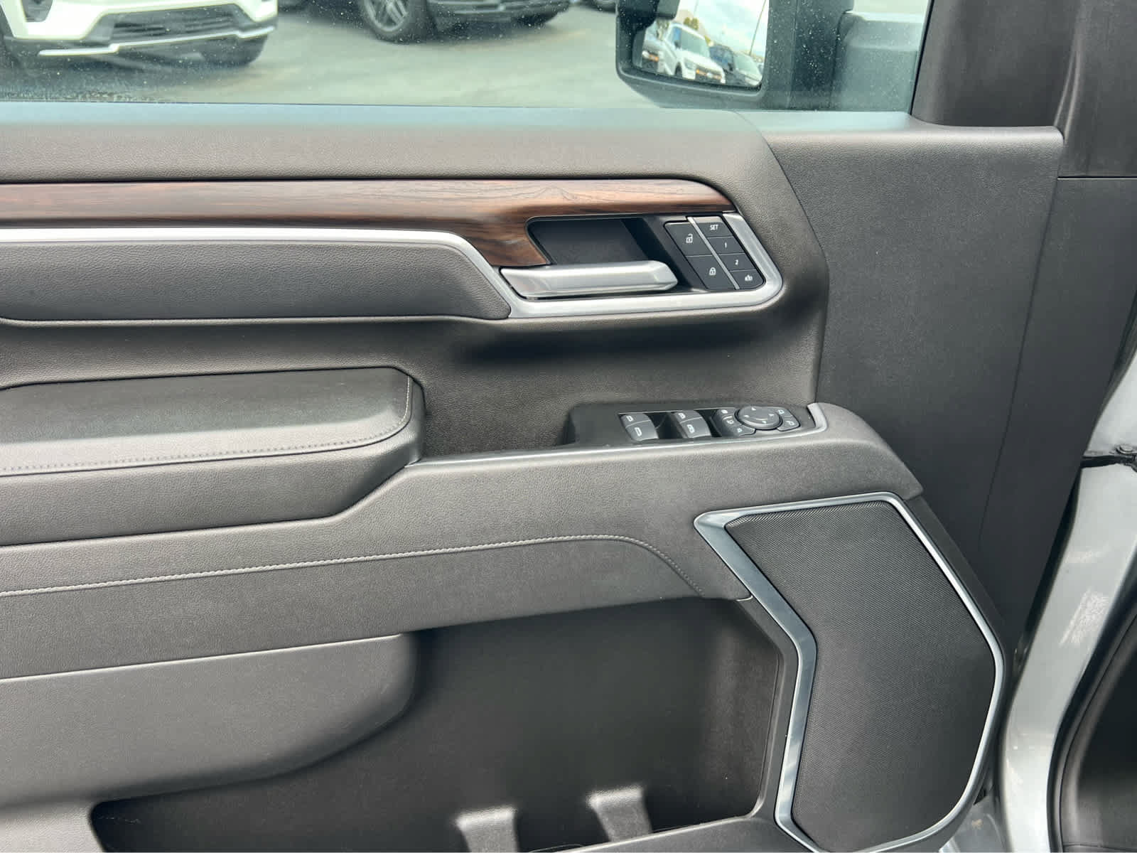Used 2025 GMC Sierra 3500 SLT AWD/4WD image 29