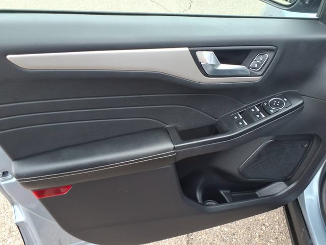 Certified 2022 Ford Escape SEL AWD/4WD image 11