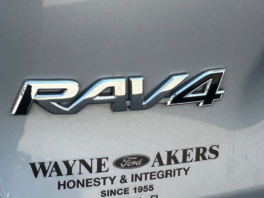 Used 2020 Toyota RAV4 XLE FWD image 24