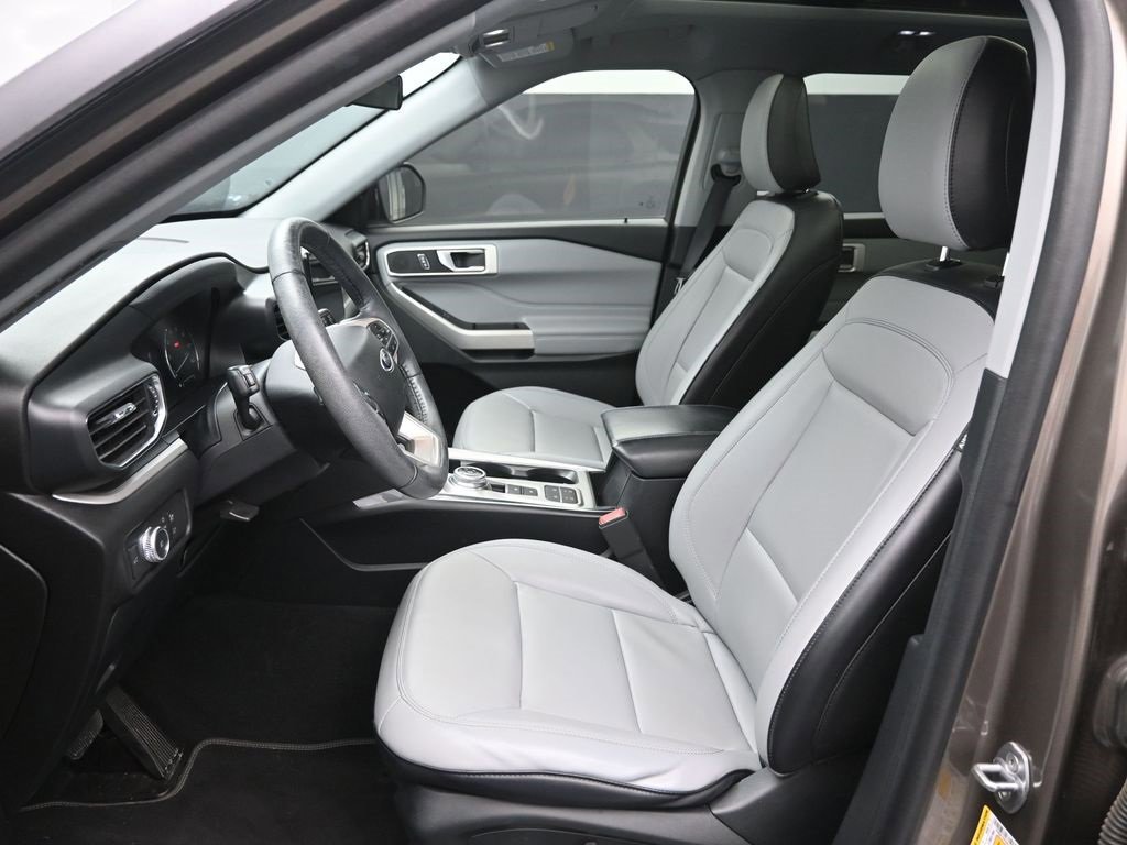 Certified 2021 Ford Explorer XLT w/ Equipment Group 202A image 22