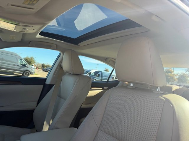 Used 2017 Lexus ES 300h w/ Luxury Package image 11