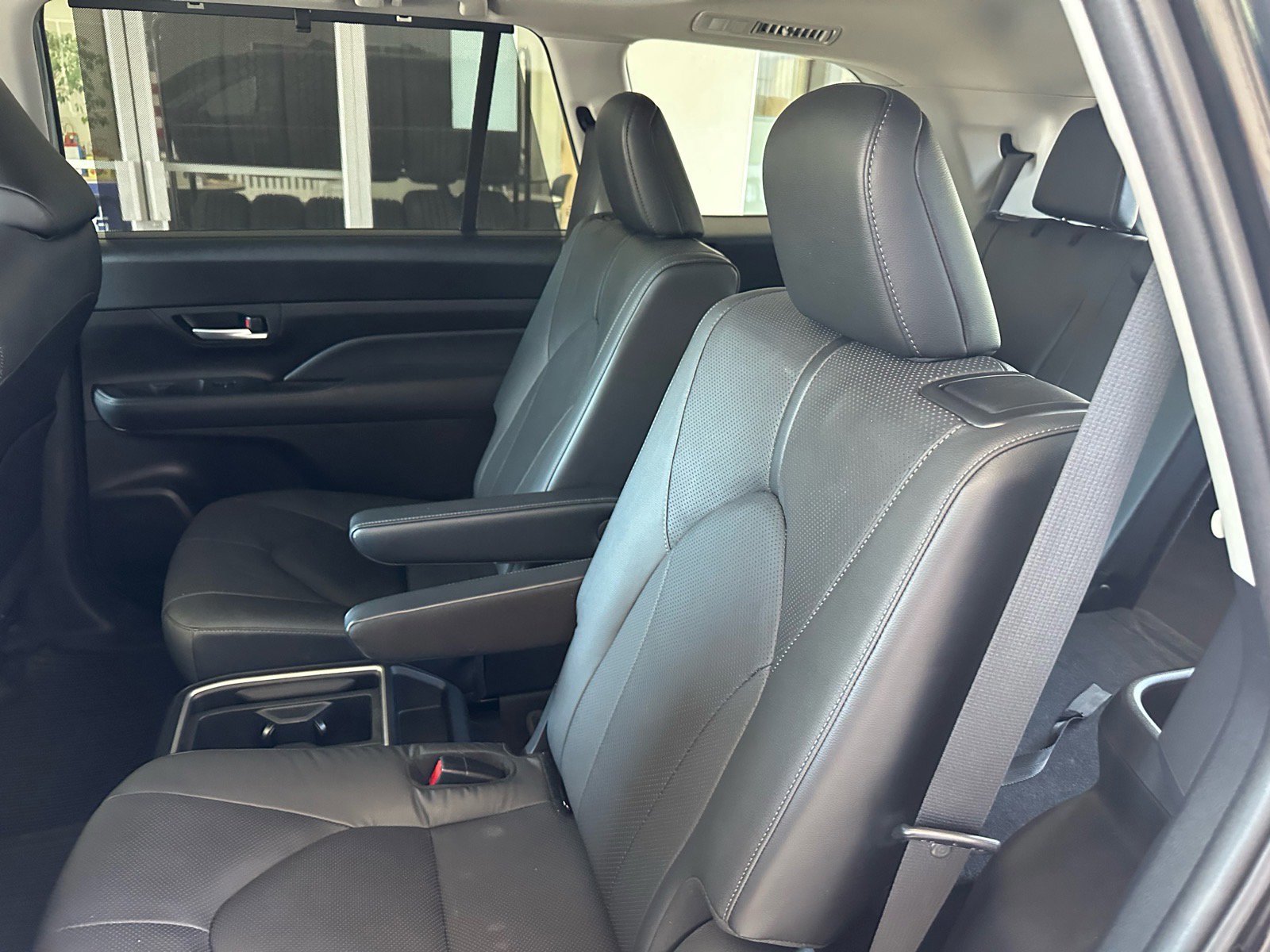 Used 2024 Toyota Grand Highlander Limited image 26