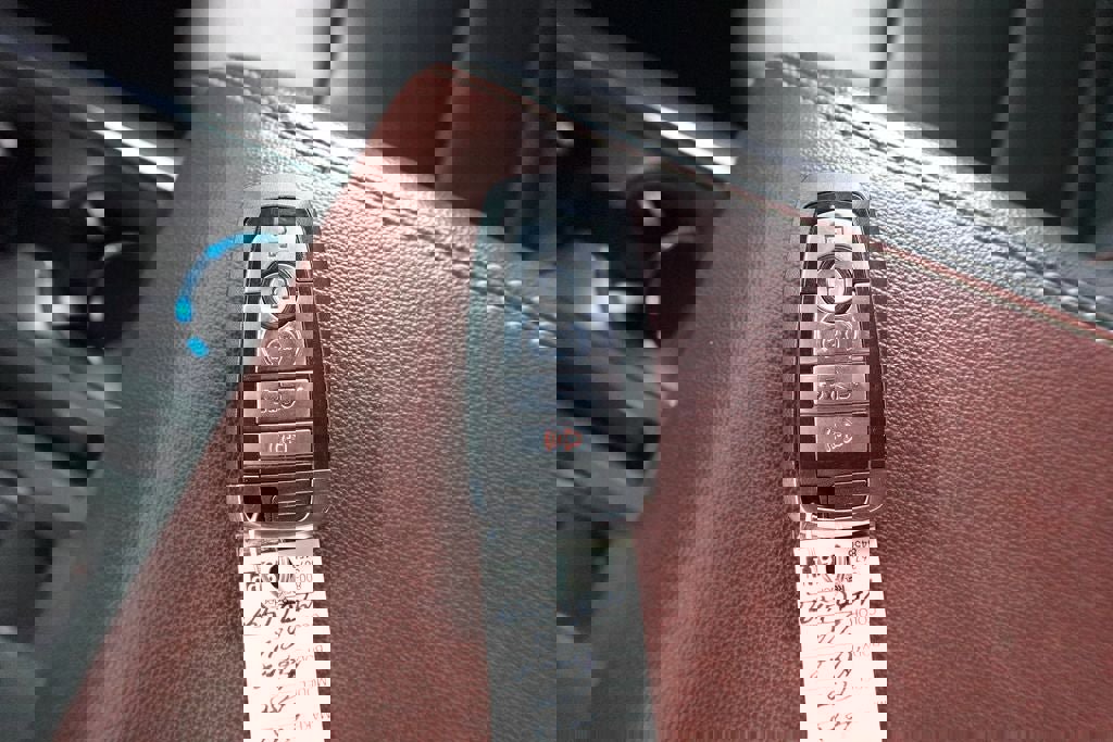 Certified 2021 Ford F150 Lariat w/ Equipment Group 502A High image 32