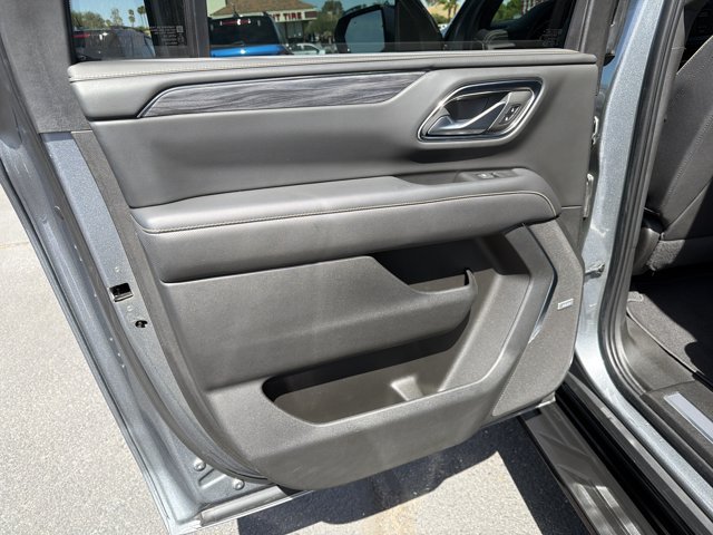 Used 2022 GMC Yukon XL SLT w/ SLT Premium Package AWD/4WD image 15