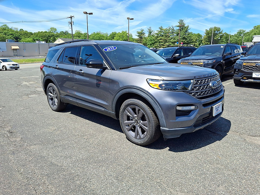 Certified 2023 Ford Explorer XLT w/ Equipment Group 202A AWD/4WD image 2